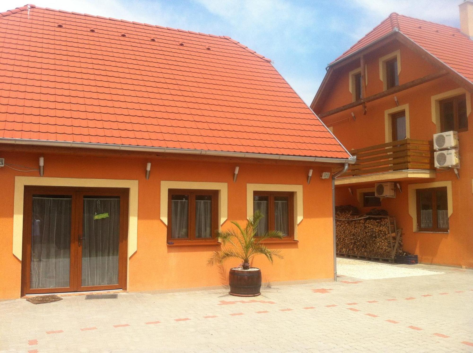 Bibic Vendeghazak Hotel Nagybajom Exterior foto