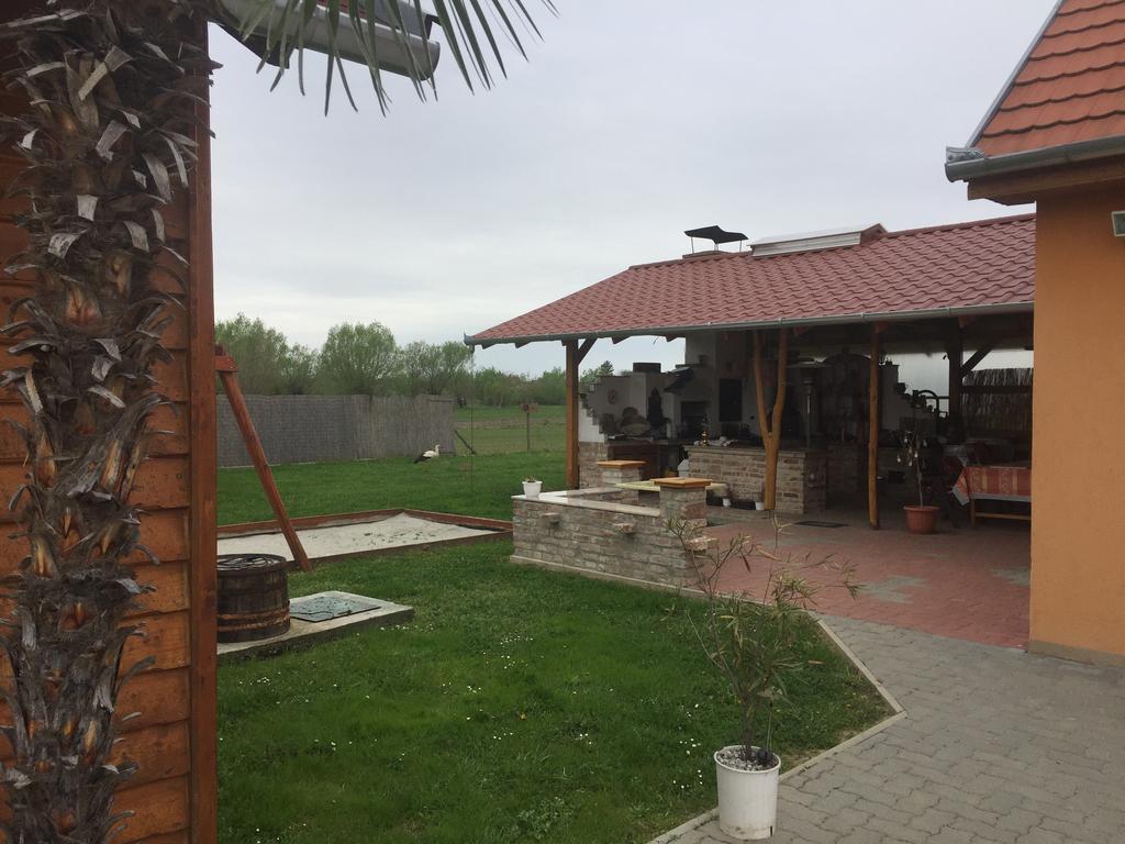 Bibic Vendeghazak Hotel Nagybajom Exterior foto
