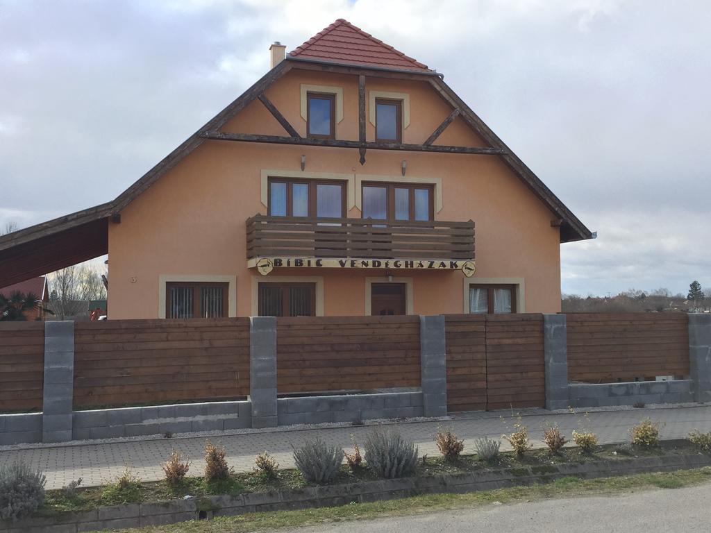 Bibic Vendeghazak Hotel Nagybajom Exterior foto