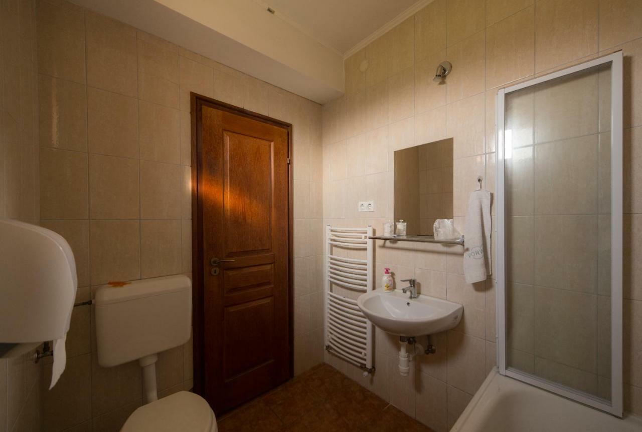 Bibic Vendeghazak Hotel Nagybajom Exterior foto