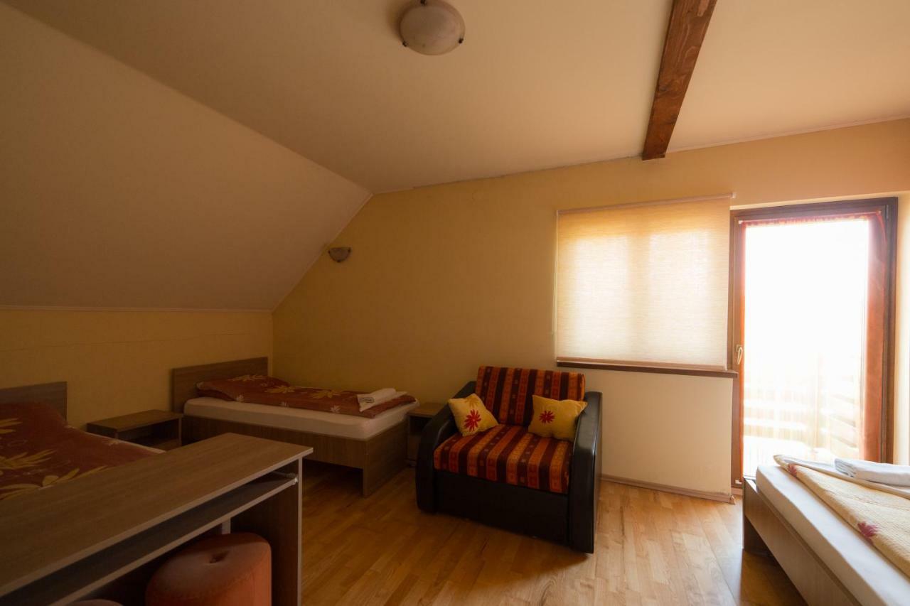 Bibic Vendeghazak Hotel Nagybajom Exterior foto